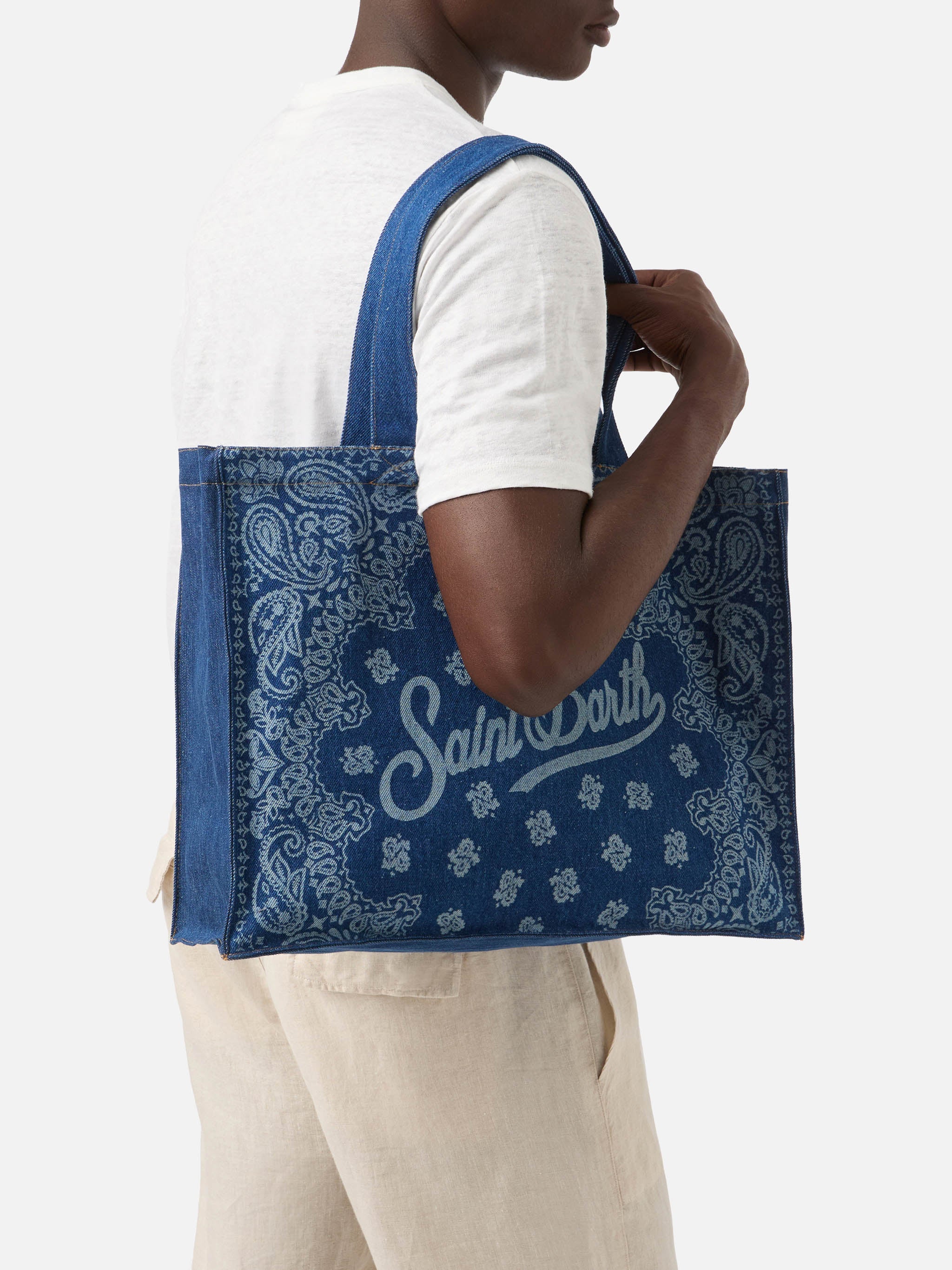 Borsa Essential in tessuto denim con stampa bandana e logo a contrasto