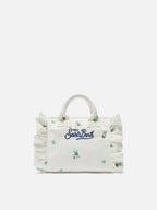 Borsa Vanity mini volant in denim bianca con fiori ricamati
